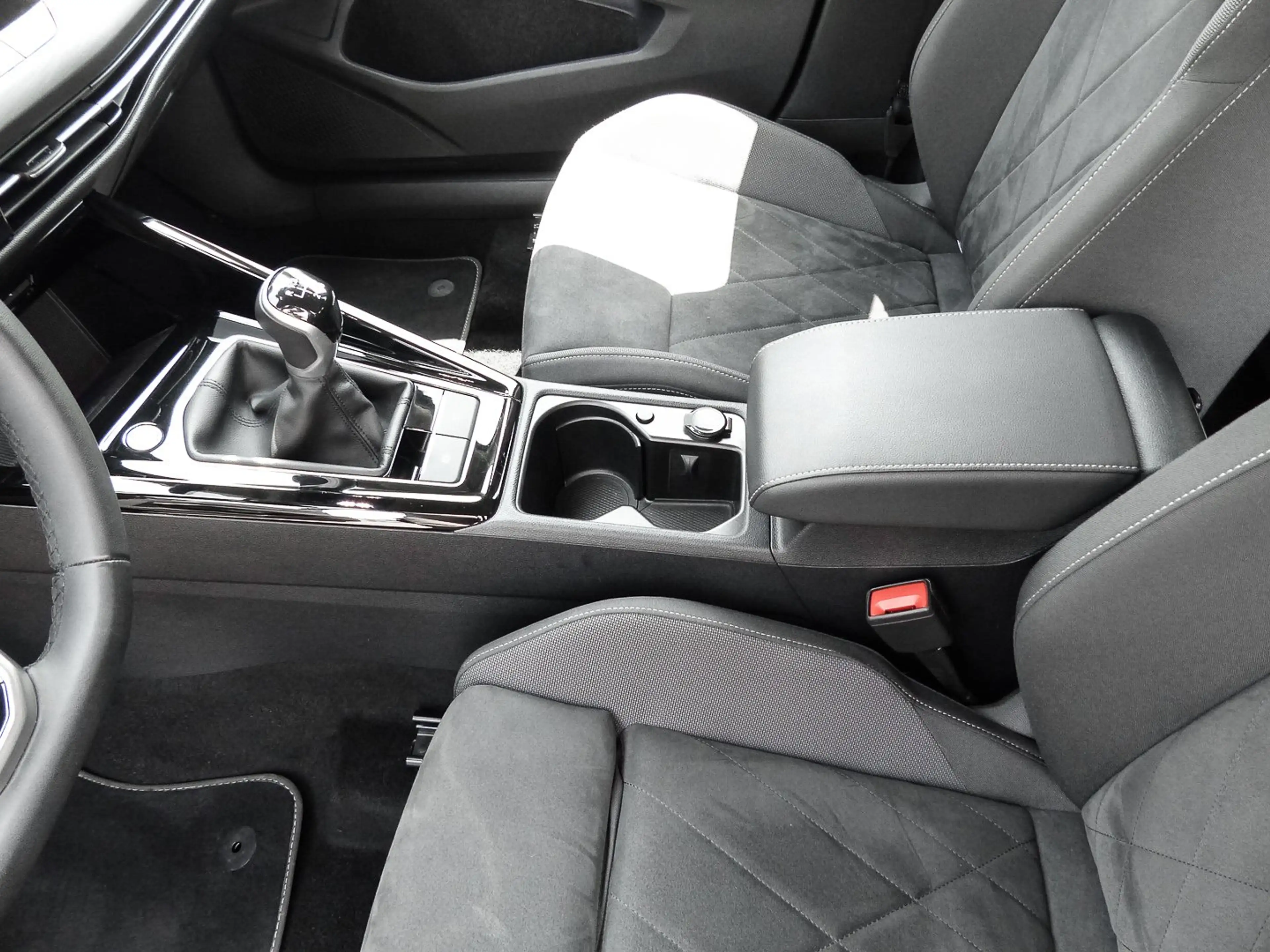 Volkswagen Golf 1.5 TSI Style NAVI LHZ ACC KAMERA AMBIENTE — photo 15