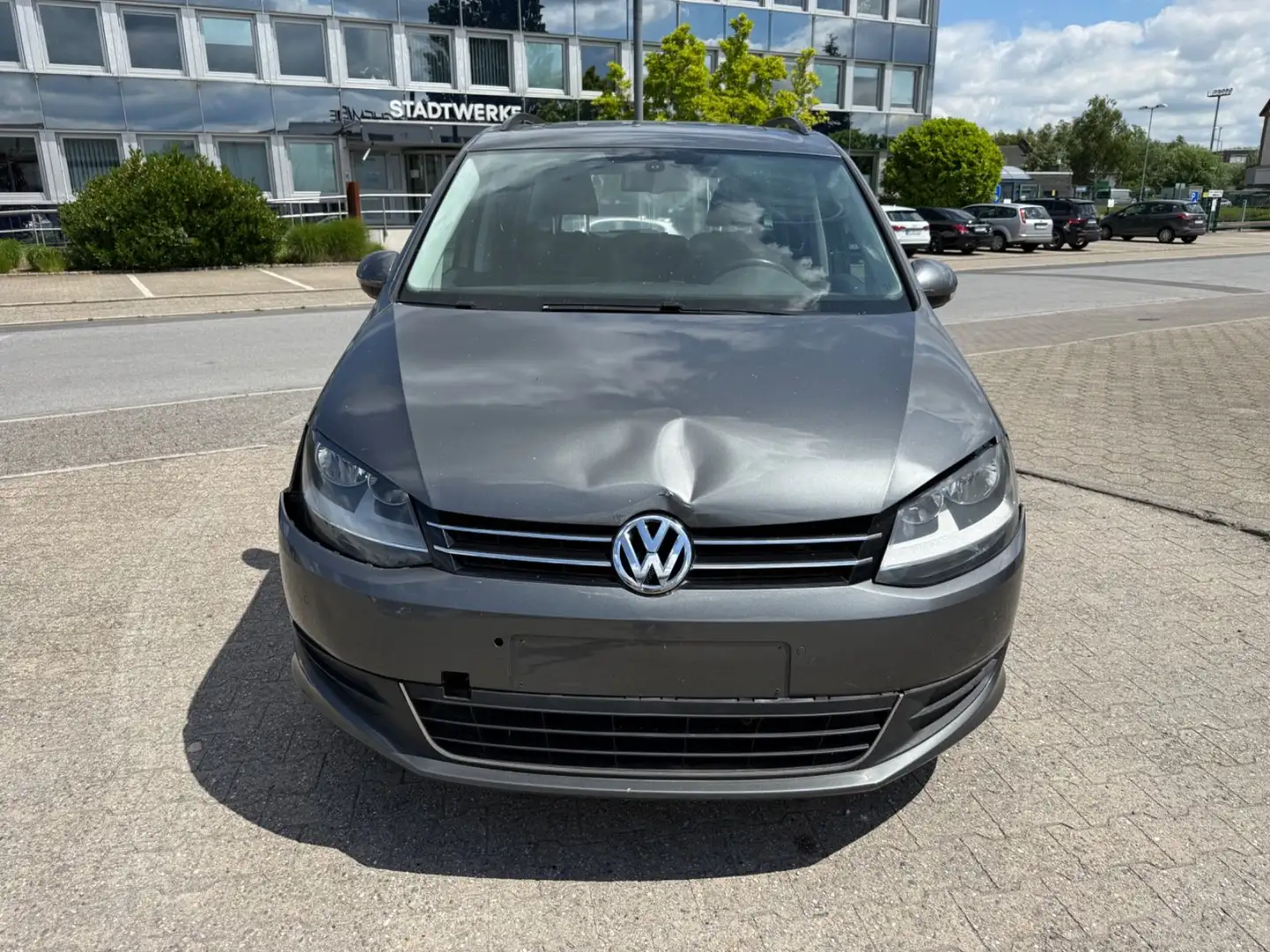 Volkswagen Sharan 2.0 TDI BMT Comfortline:Panorama,Navi,AHK Grau - 2