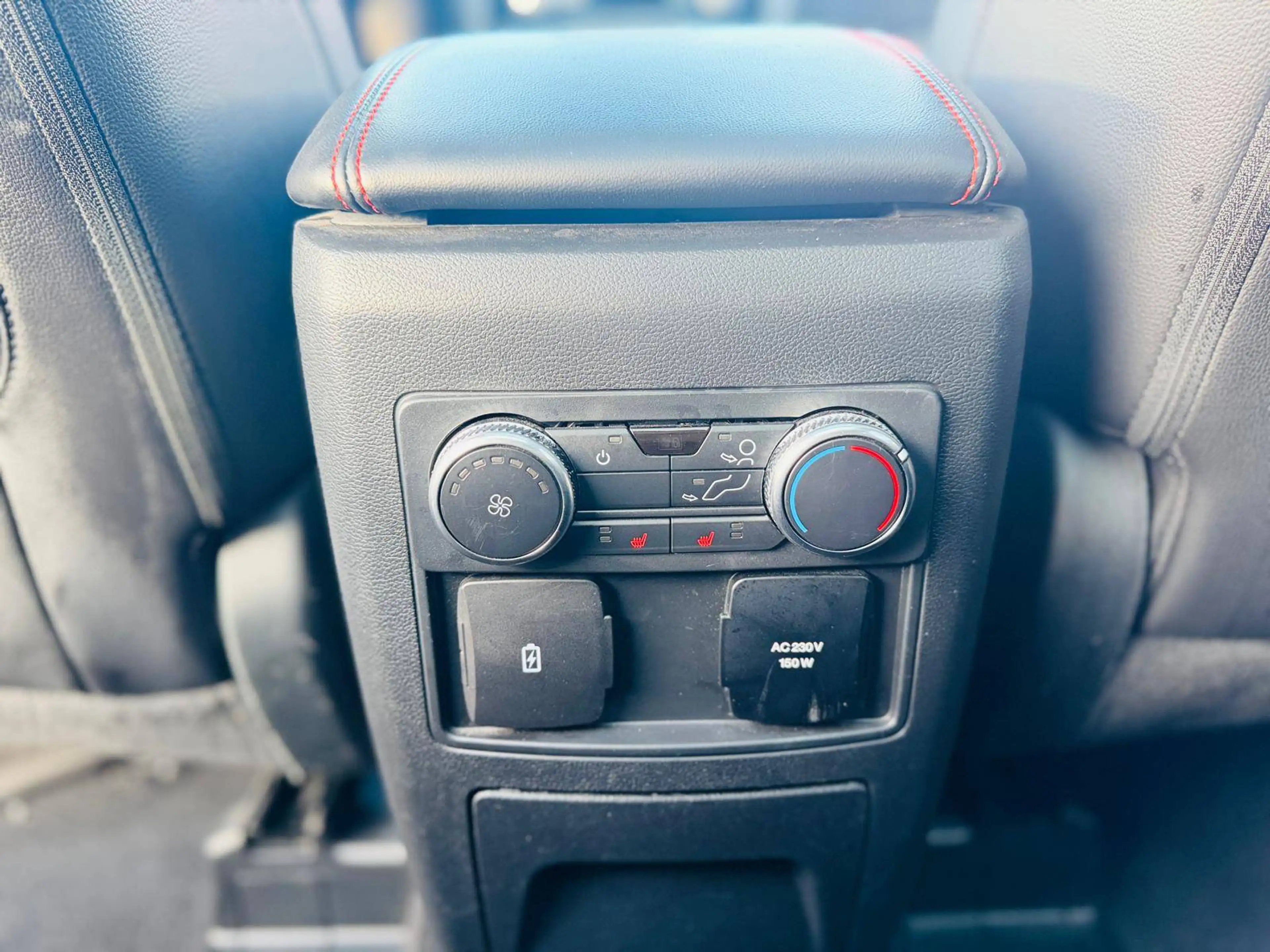 Ford Explorer ST-Line Plug-in-Hybrid 4x4 Garantie Finanzierung möglich — photo 16