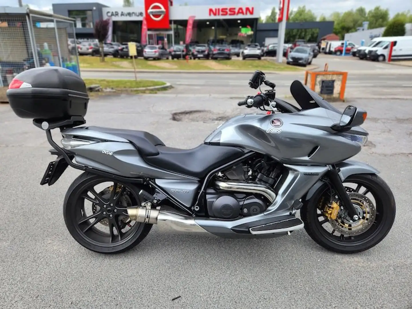 Honda DN-01 automatique avec ABS Gris - 1