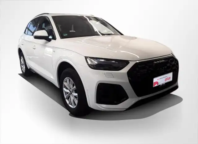 Audi Q5 view 10