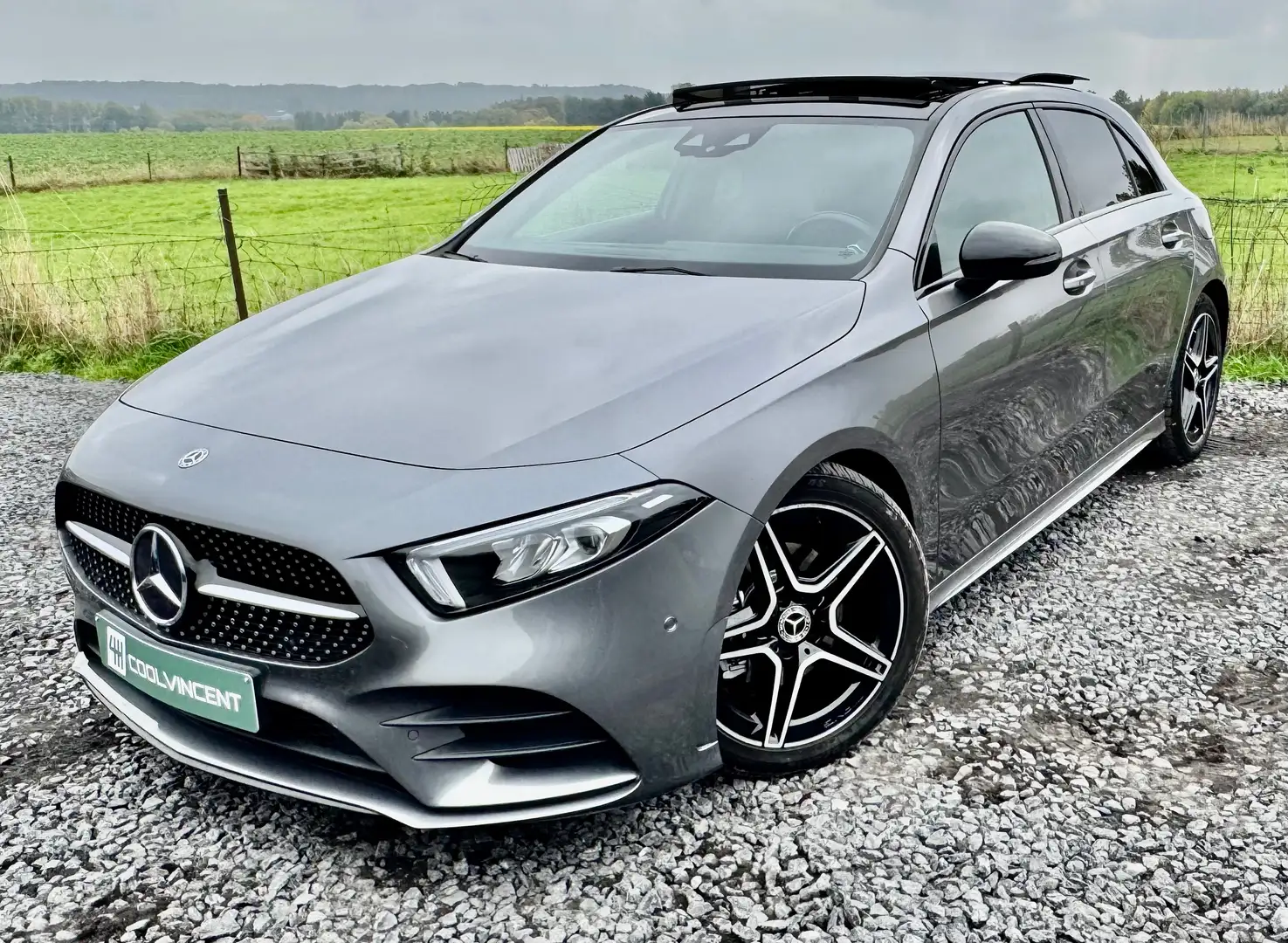 Mercedes-Benz A 180 D AMG Line TO PANO - Full Grijs - 1