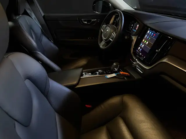 Volvo XC60 view 30