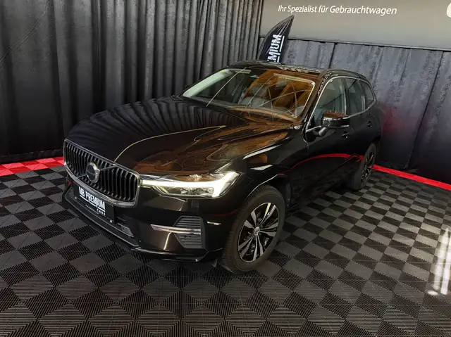 Volvo XC60 view 2