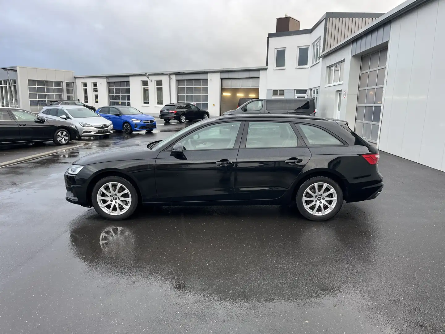 Audi A4 Avant 35 2.0 TDI S tronic 166€ m. 20% Anzahlung Noir - 2