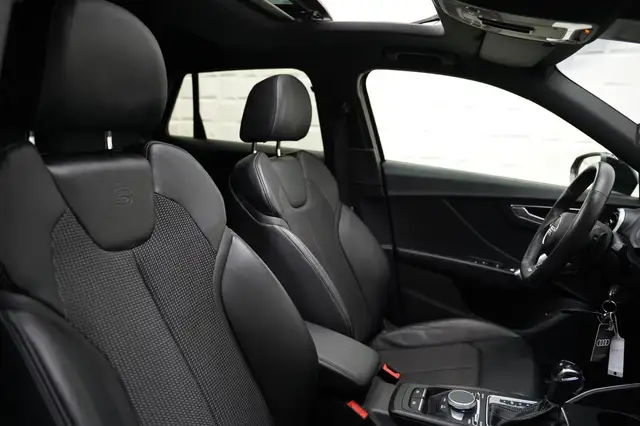 Audi Q2 view 28