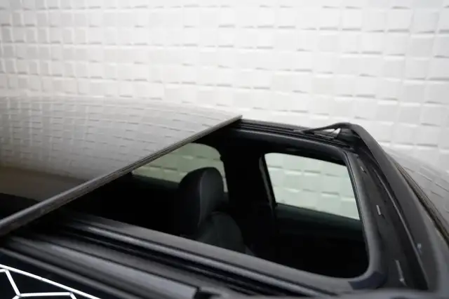 Audi Q2 view 10