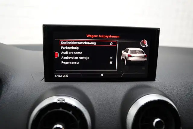 Audi Q2 view 17