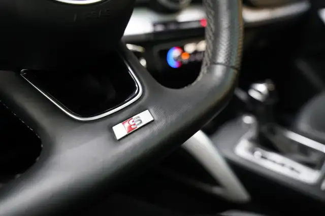 Audi Q2 view 18