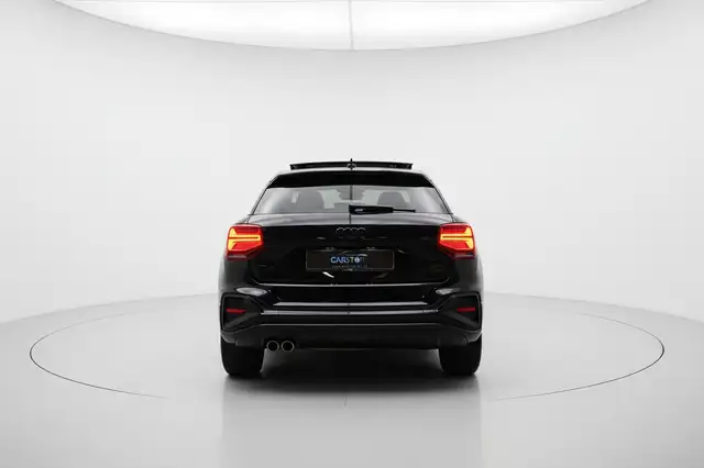 Audi Q2 view 6