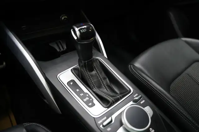 Audi Q2 view 14