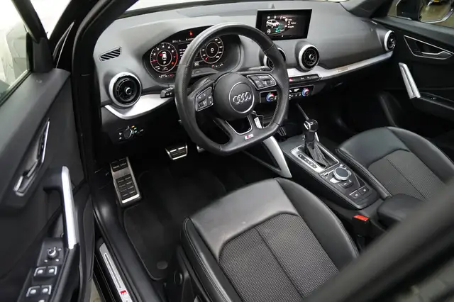 Audi Q2 view 11