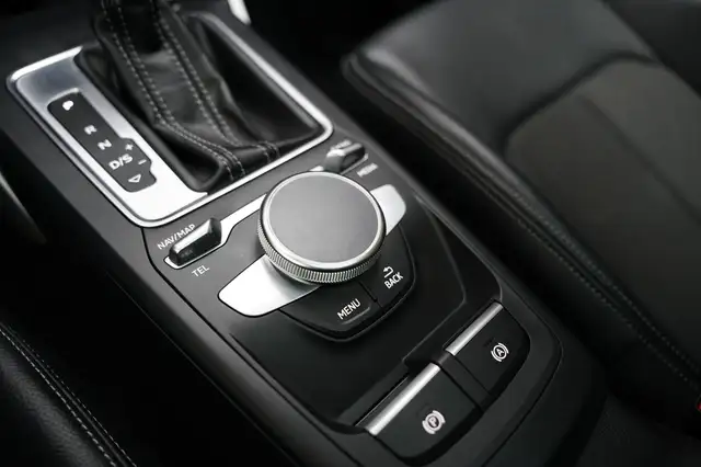 Audi Q2 view 30