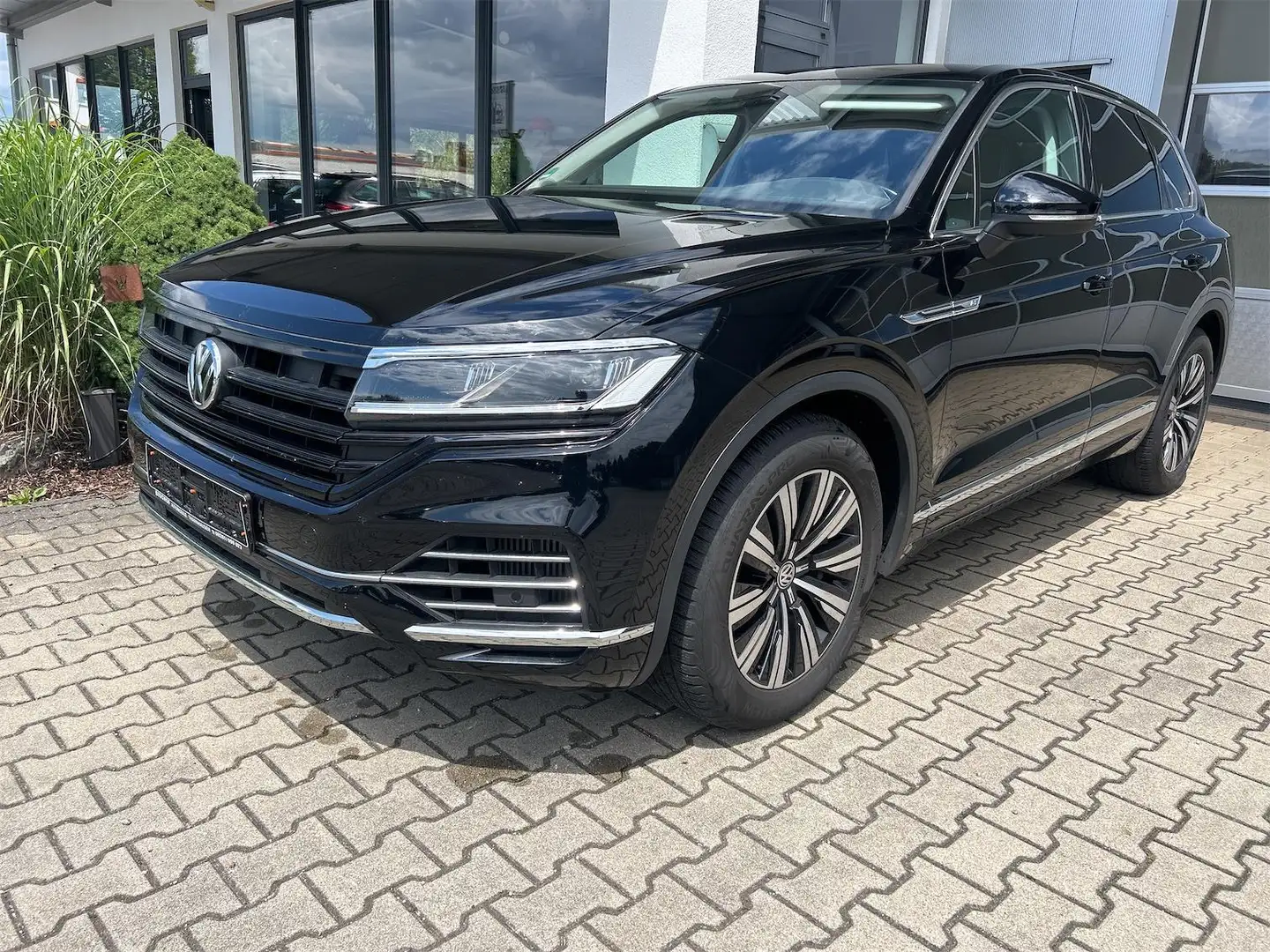 Volkswagen Touareg 4,0TDI V8 Elegance 4M Luft AHK Kamera Negro - 2