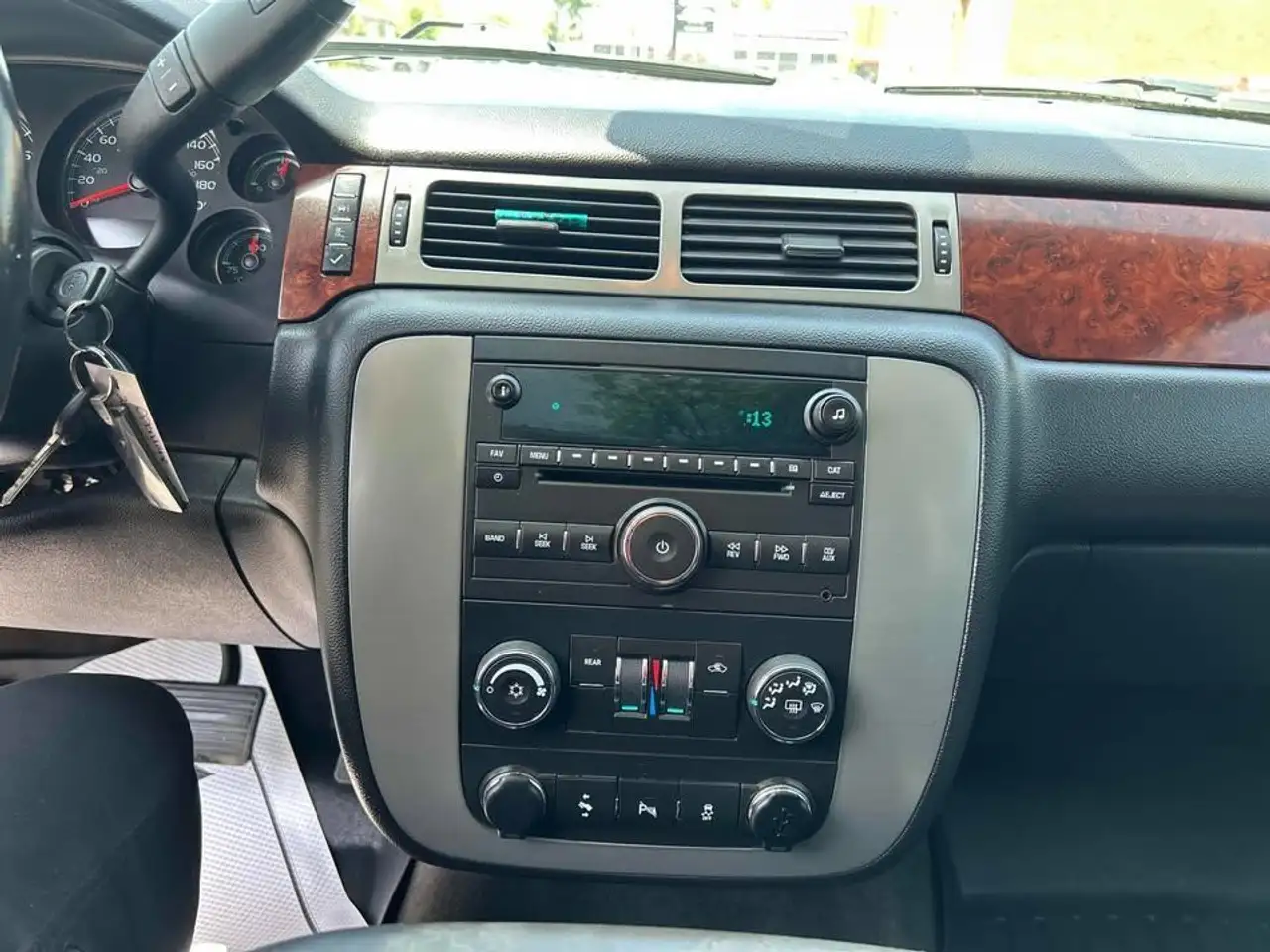 GMC Yukon снимка GMC Yukon