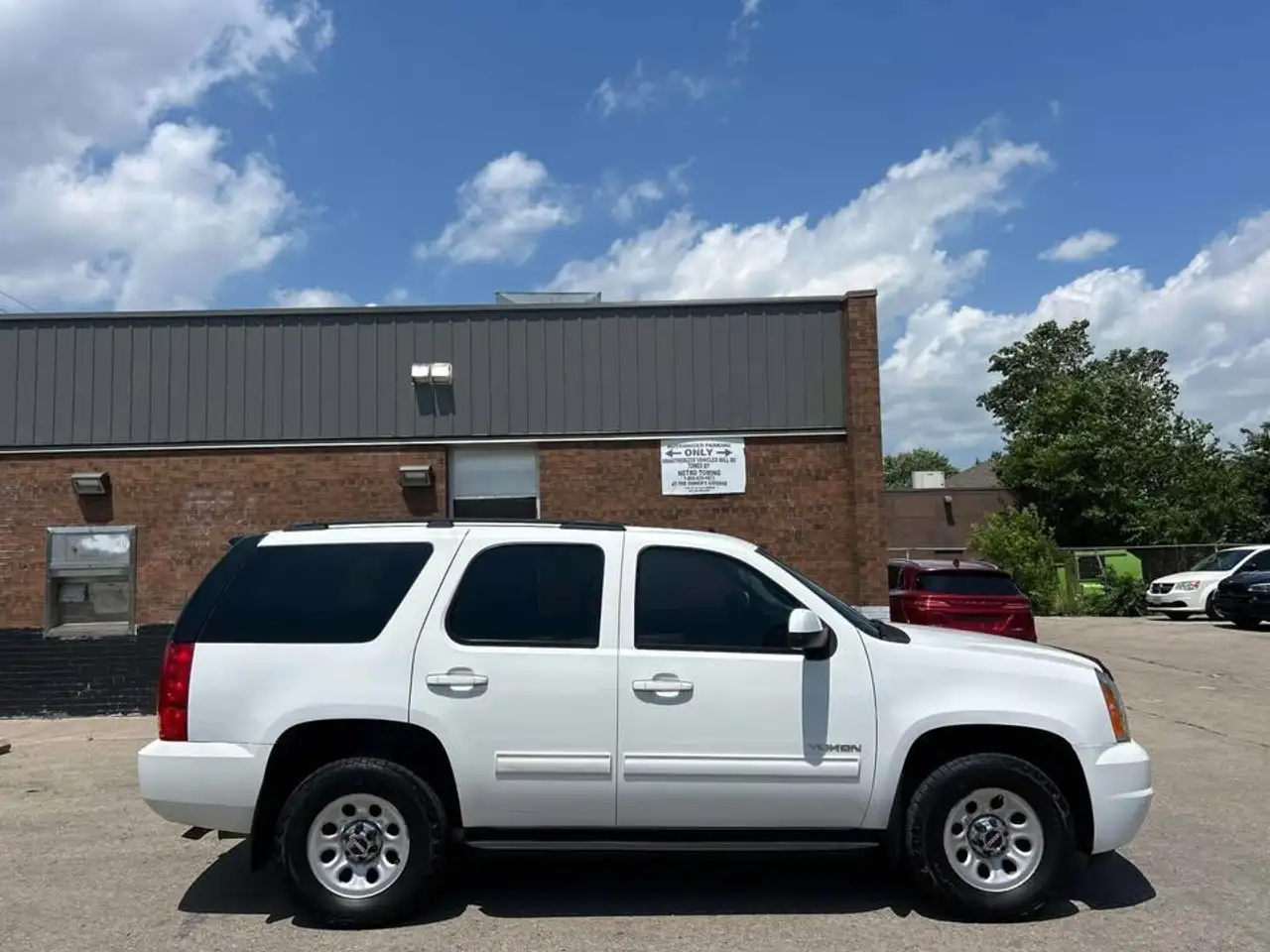 GMC Yukon снимка GMC Yukon