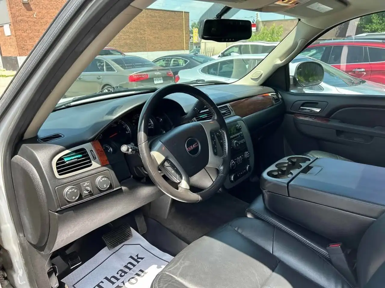GMC Yukon снимка GMC Yukon