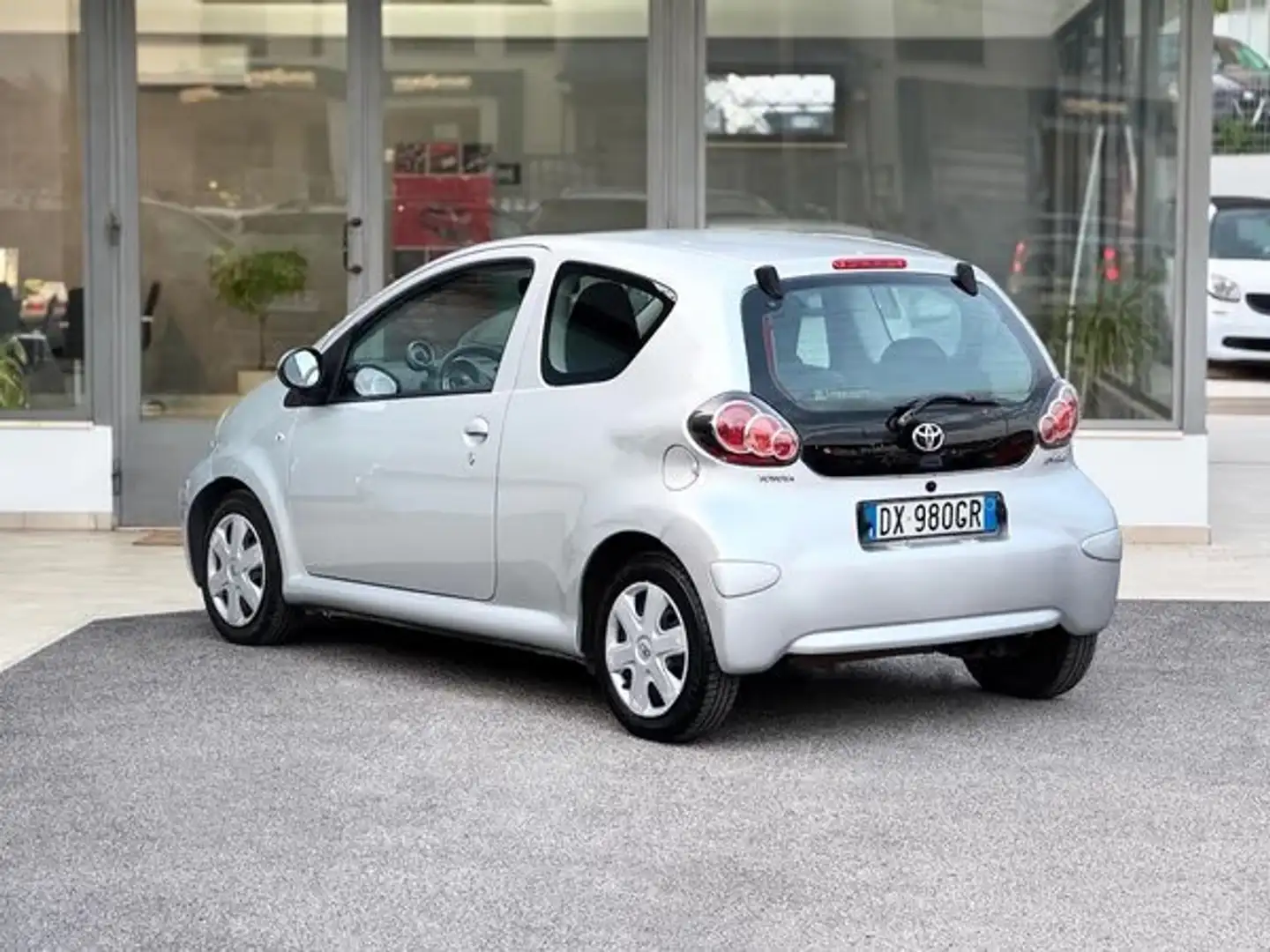 Toyota Aygo Aygo 3p 1.0 Now FL Grigio - 1