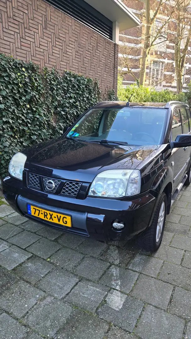 Nissan X-Trail 2.0+Comfort+2wd Černá - 1
