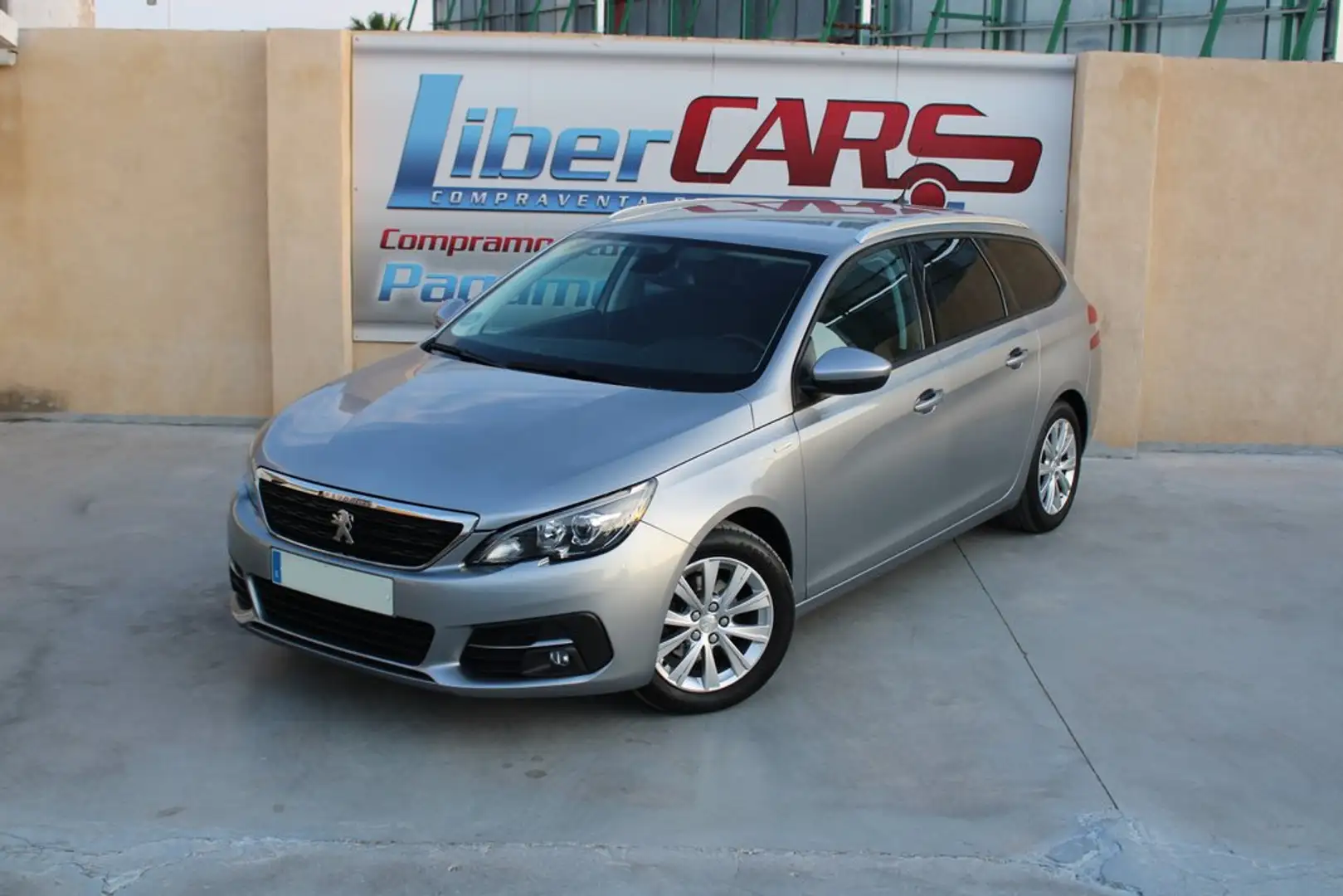 Peugeot 308 SW 1.5BlueHDi Style 100 Grau - 2