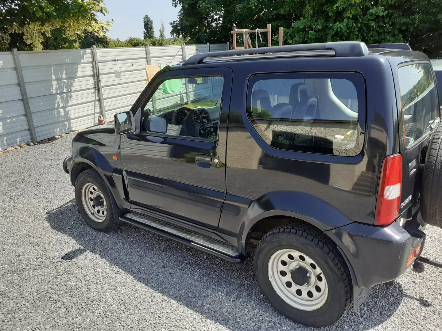 Suzuki Jimny 1.3i 16v JLX Chillout Noir - 1