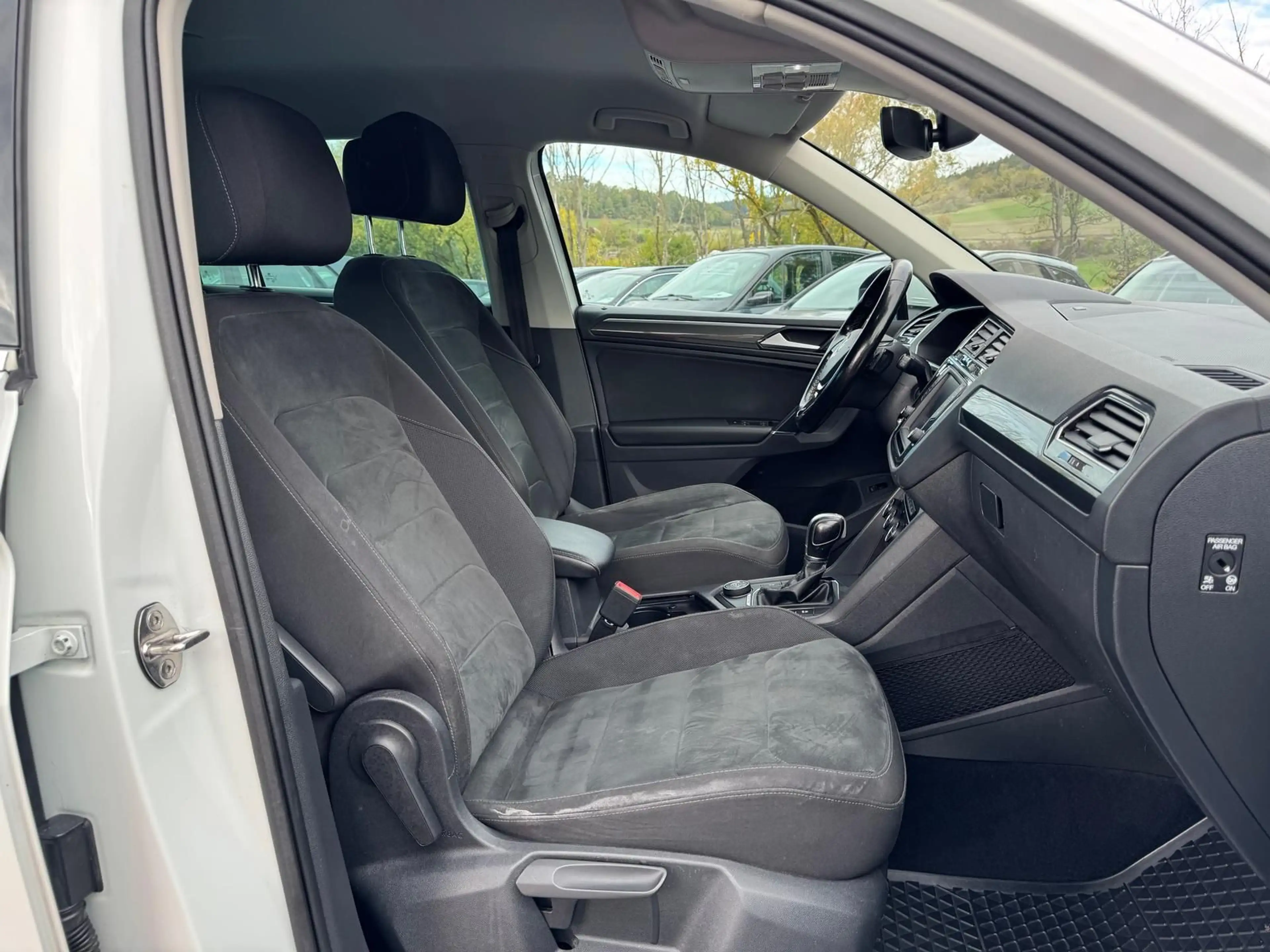 Volkswagen Tiguan 2.0 TSI *DSG*AHK*HIGHLINE*4-MOTION*PDC+KA — photo 11