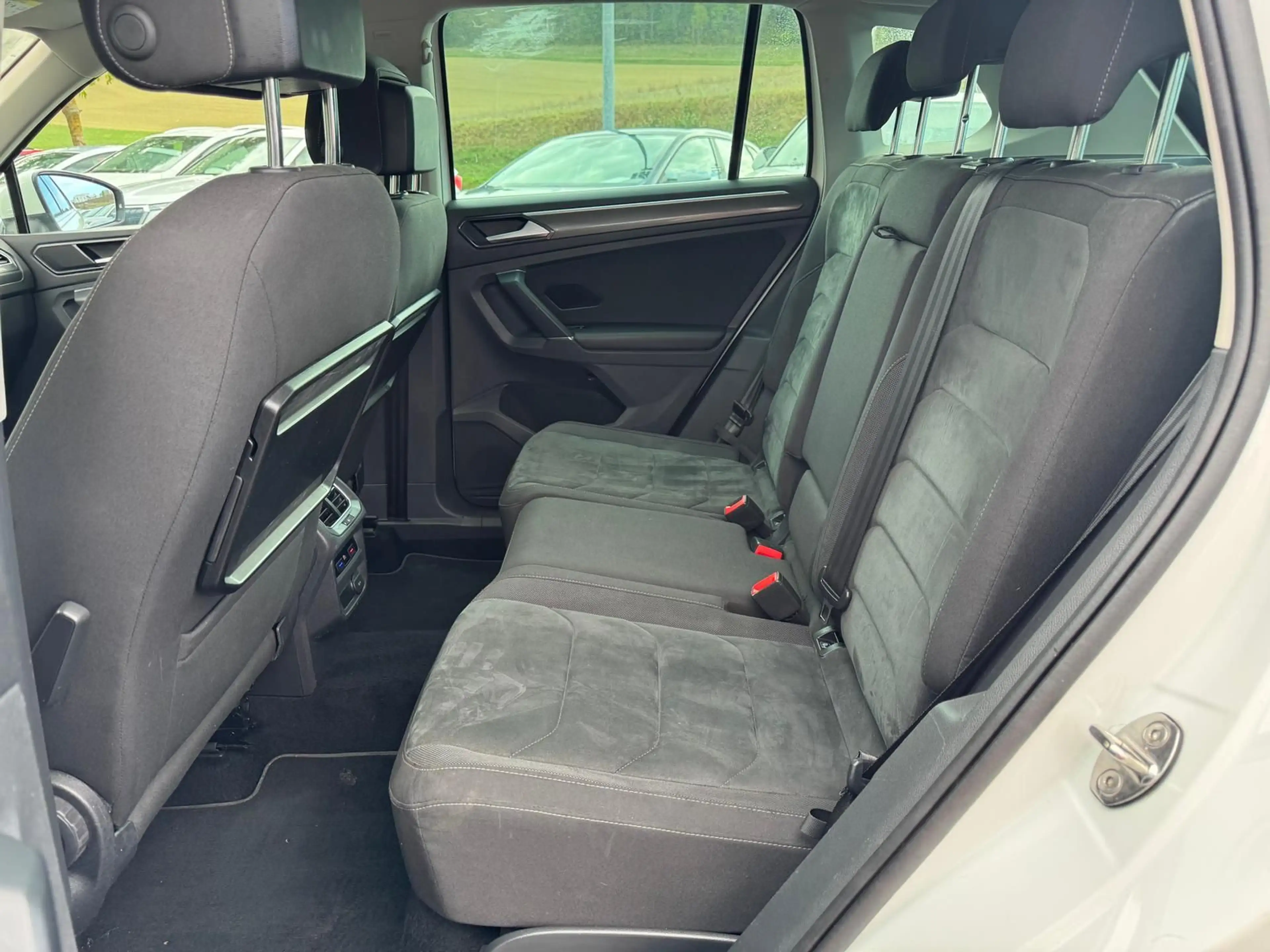 Volkswagen Tiguan 2.0 TSI *DSG*AHK*HIGHLINE*4-MOTION*PDC+KA — photo 8
