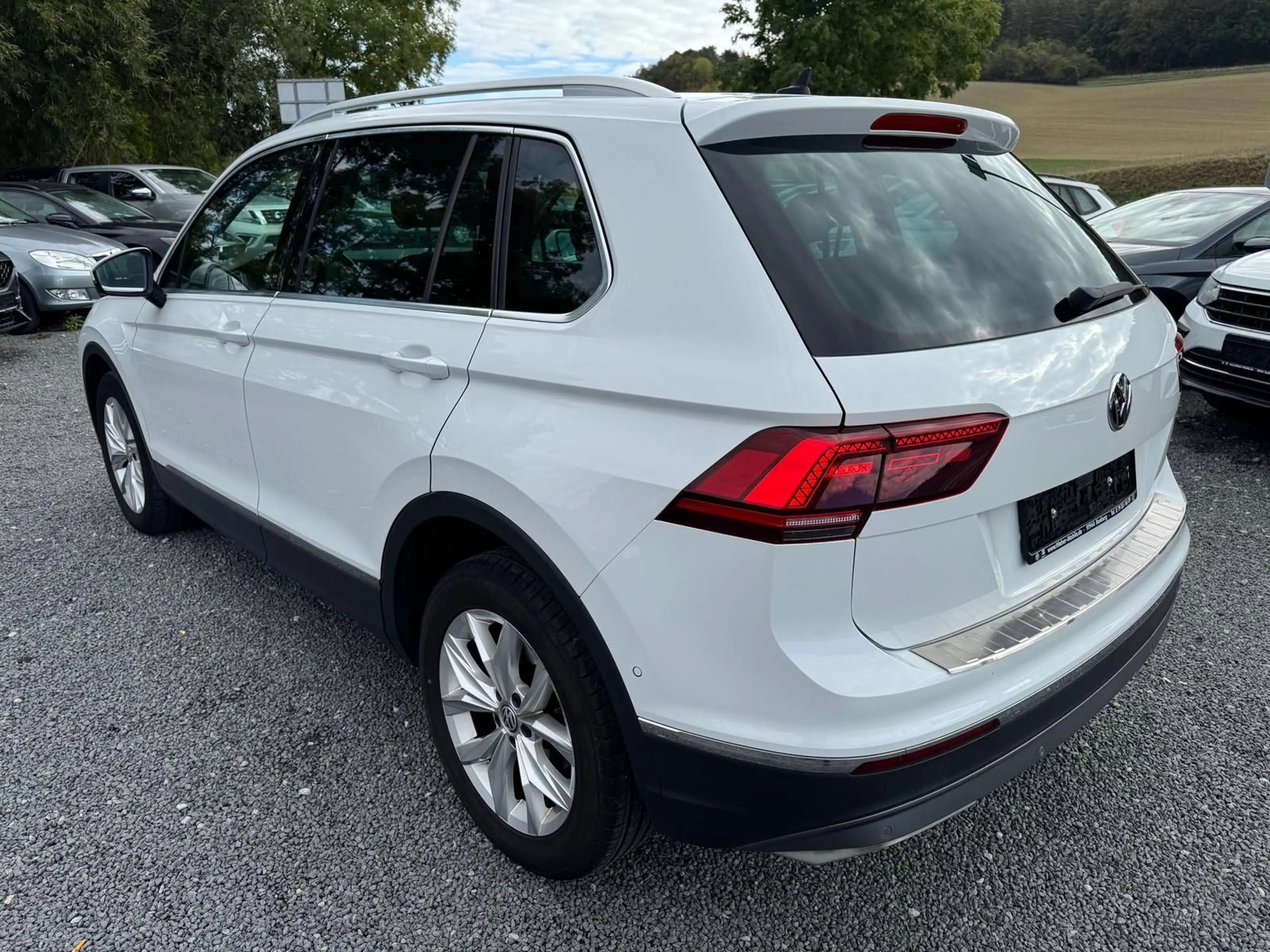 Volkswagen Tiguan 2.0 TSI *DSG*AHK*HIGHLINE*4-MOTION*PDC+KA — photo 4
