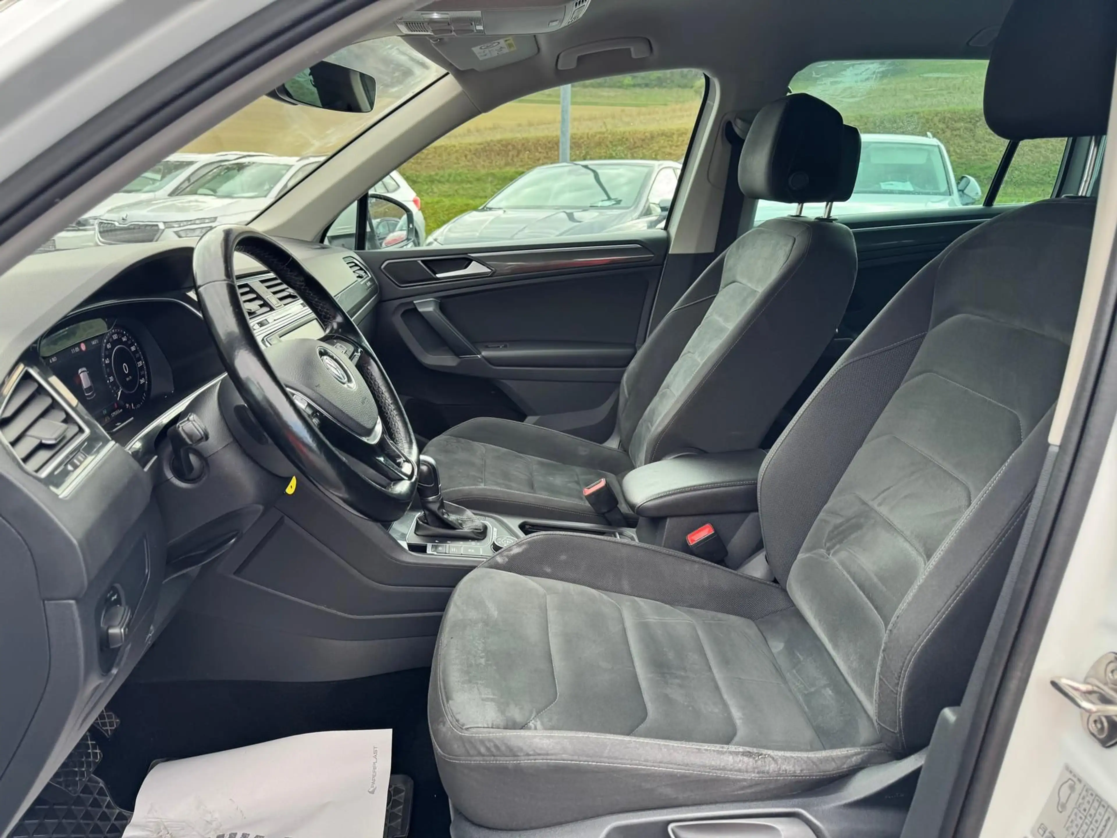 Volkswagen Tiguan 2.0 TSI *DSG*AHK*HIGHLINE*4-MOTION*PDC+KA — photo 7