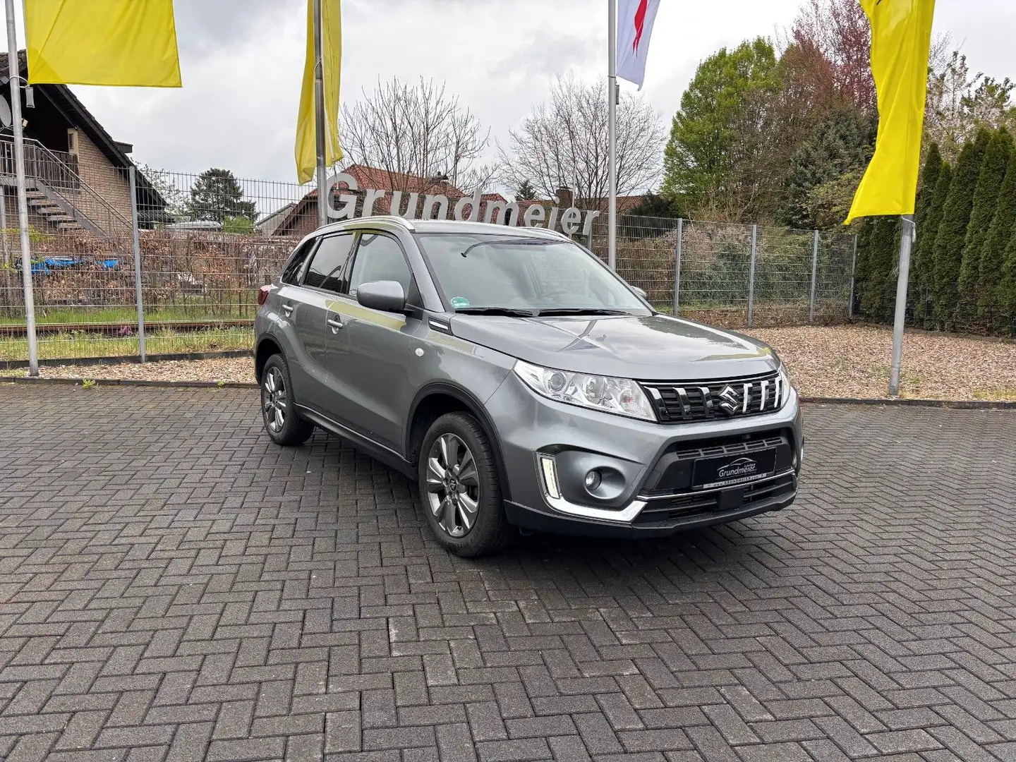 Suzuki Vitara 1.4 Comfort /CarPlay/Klima/Kamera Grau - 2