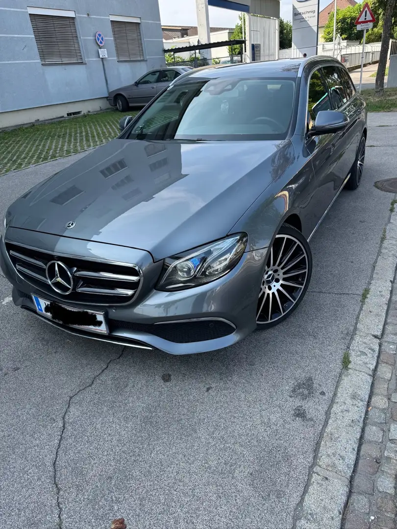 Mercedes-Benz E 220 d T 9G-TRONIC Exclusive - 1
