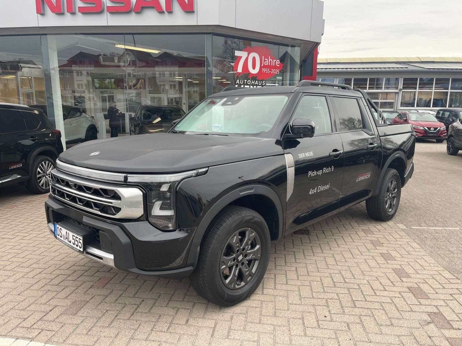 Second hand Nissan Navara 2.3