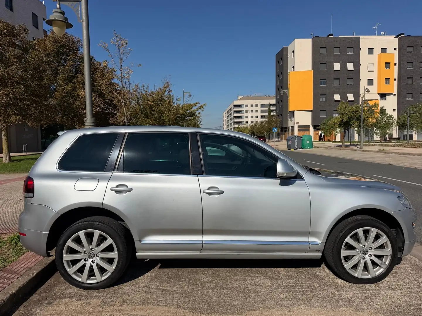 Volkswagen Touareg - 2