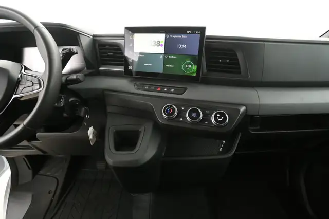 Renault Master view 13