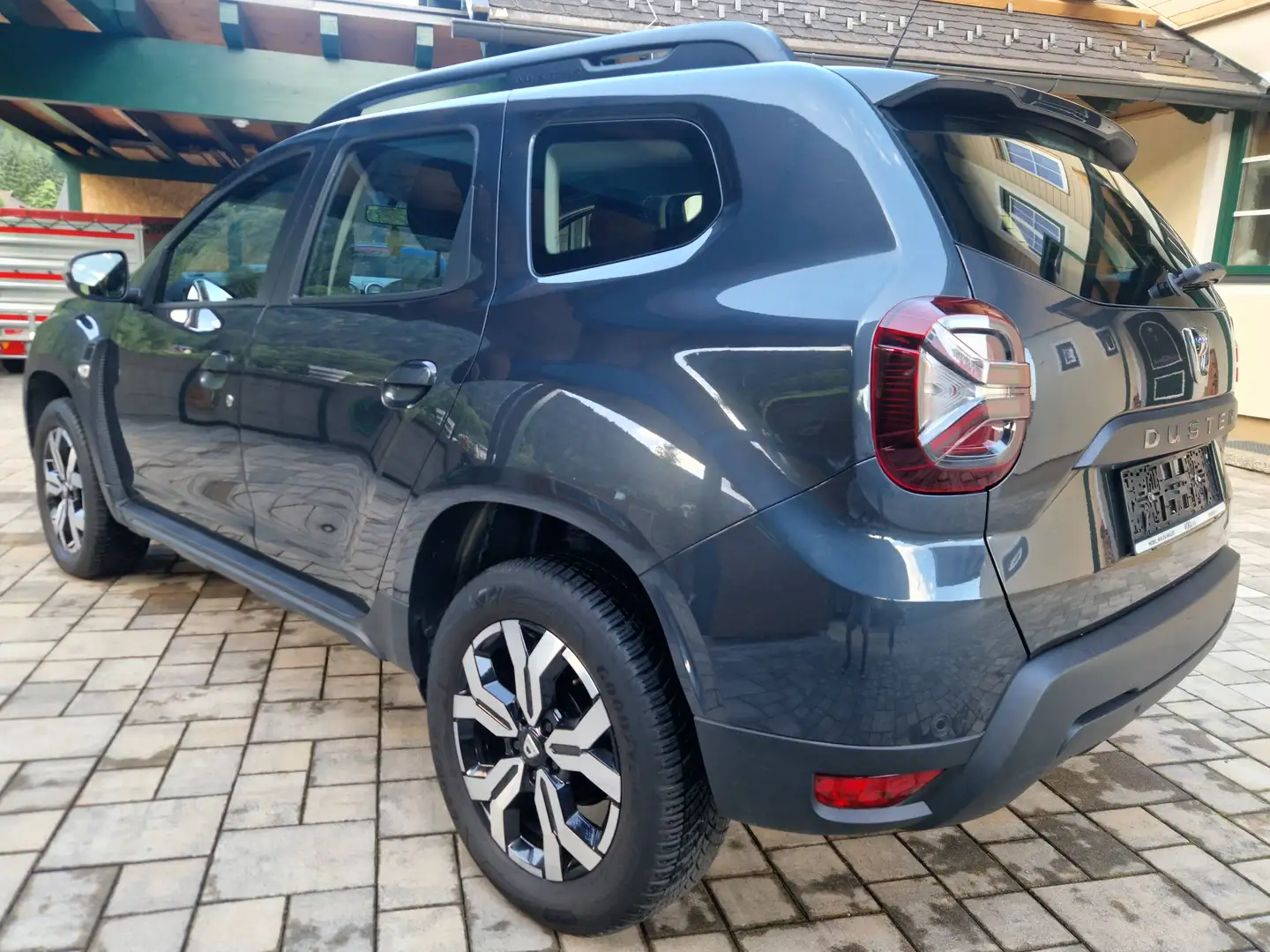 Dacia Duster Blue dCi 115 4WD Grau - 2