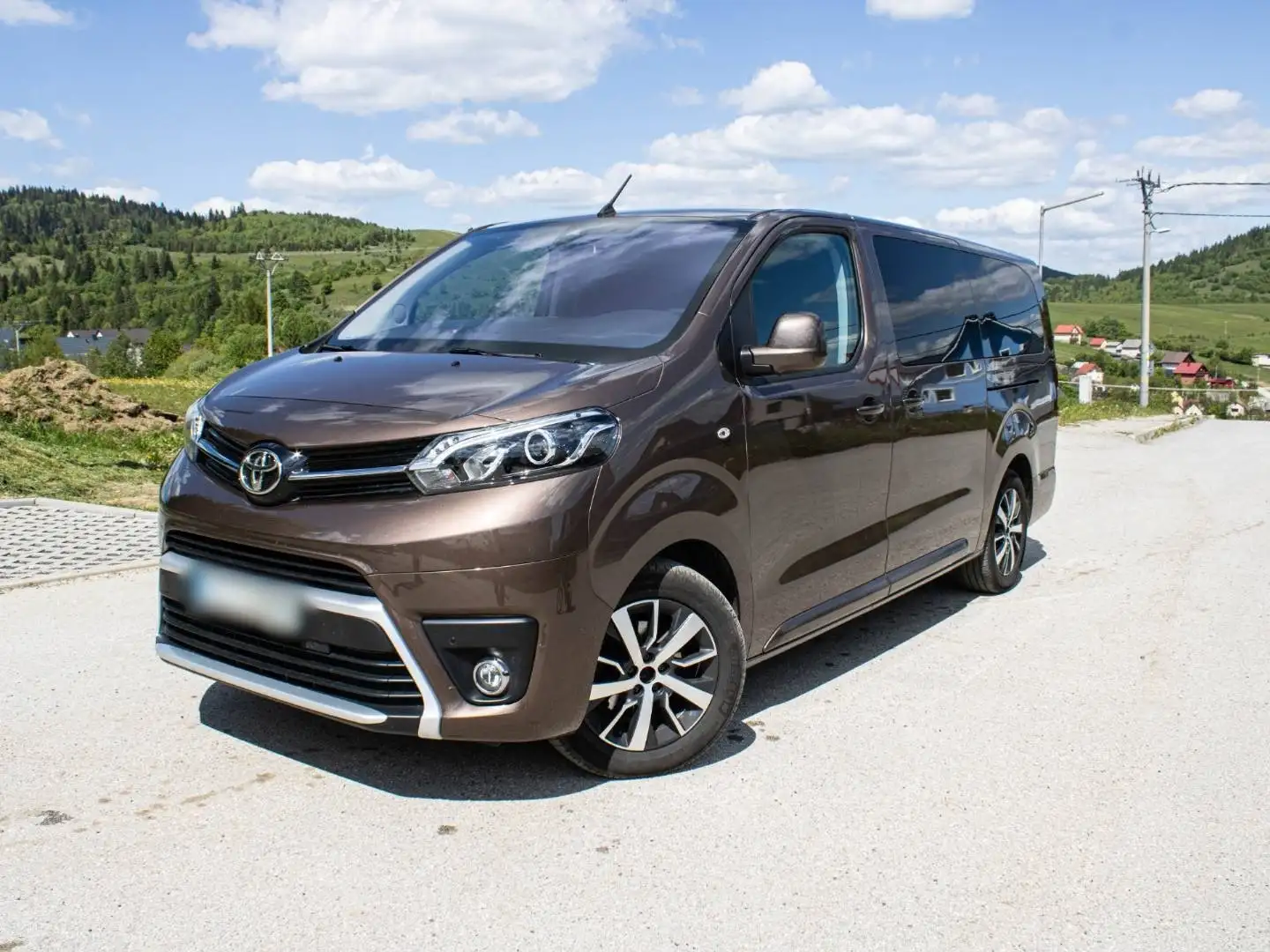 Toyota Proace 2.0-l-D-4D L2 (8-Si.) Verso L2 Team Deutschland Brun - 1