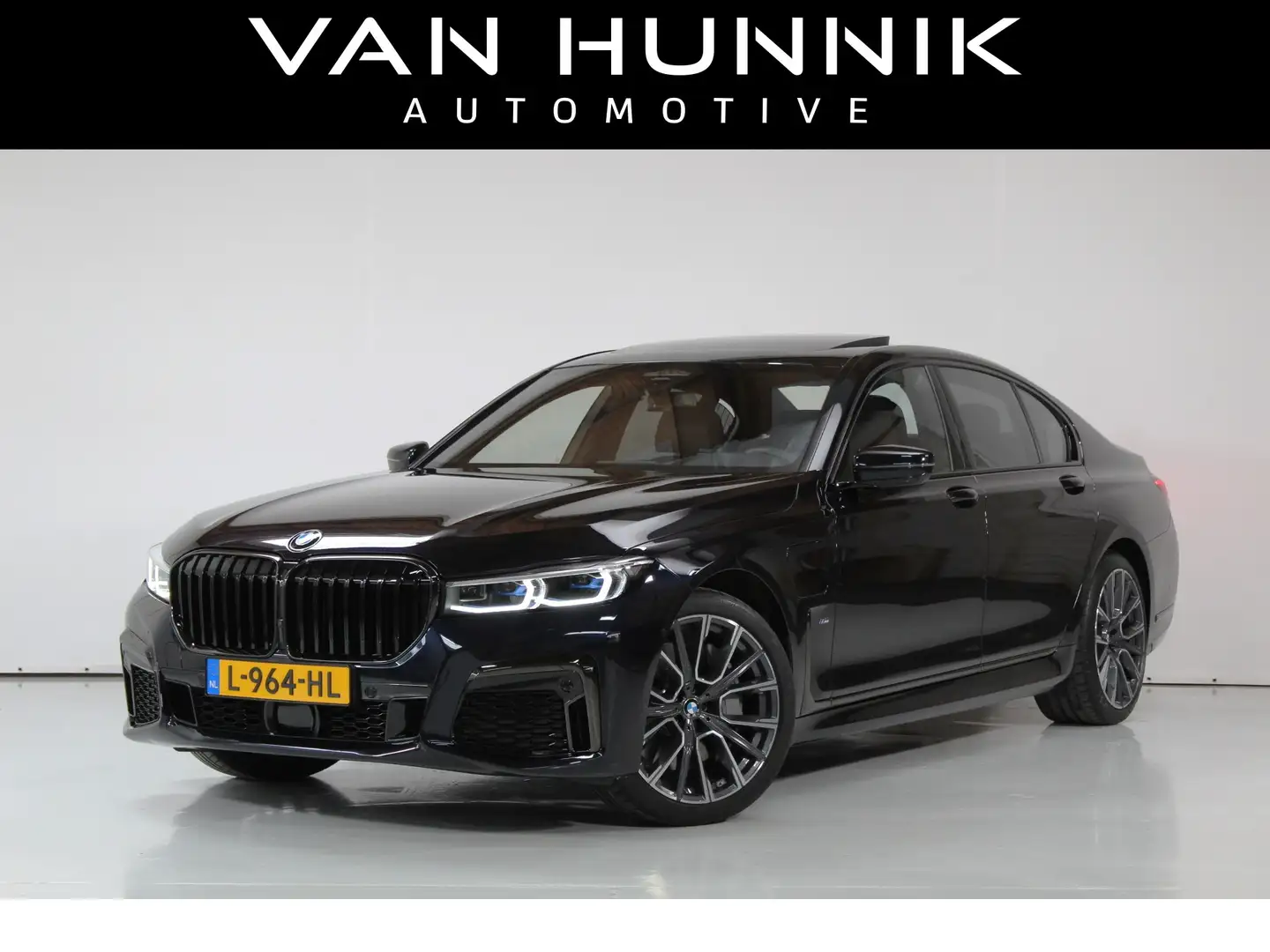 BMW 745 7-serie 745e High Ex M-Sport | Pano | Memory | 360 Black - 1