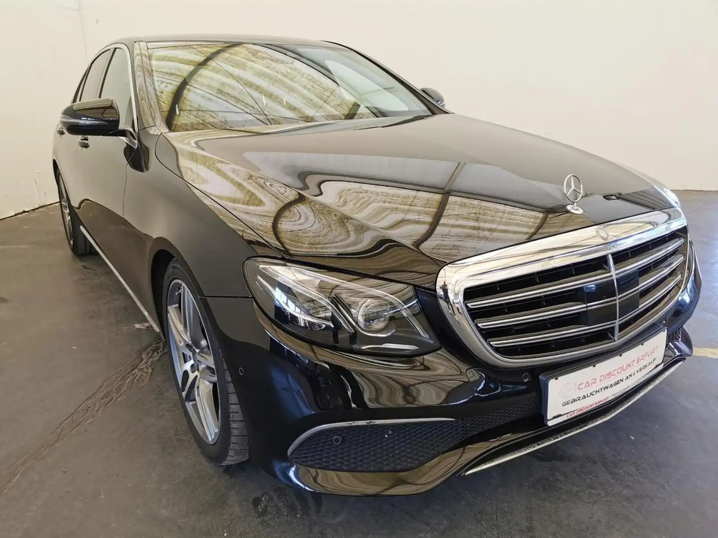 Mercedes-Benz E 220 d Exclusive 4Matic-Standheizung*Burmester-Head up- Schwarz - 2
