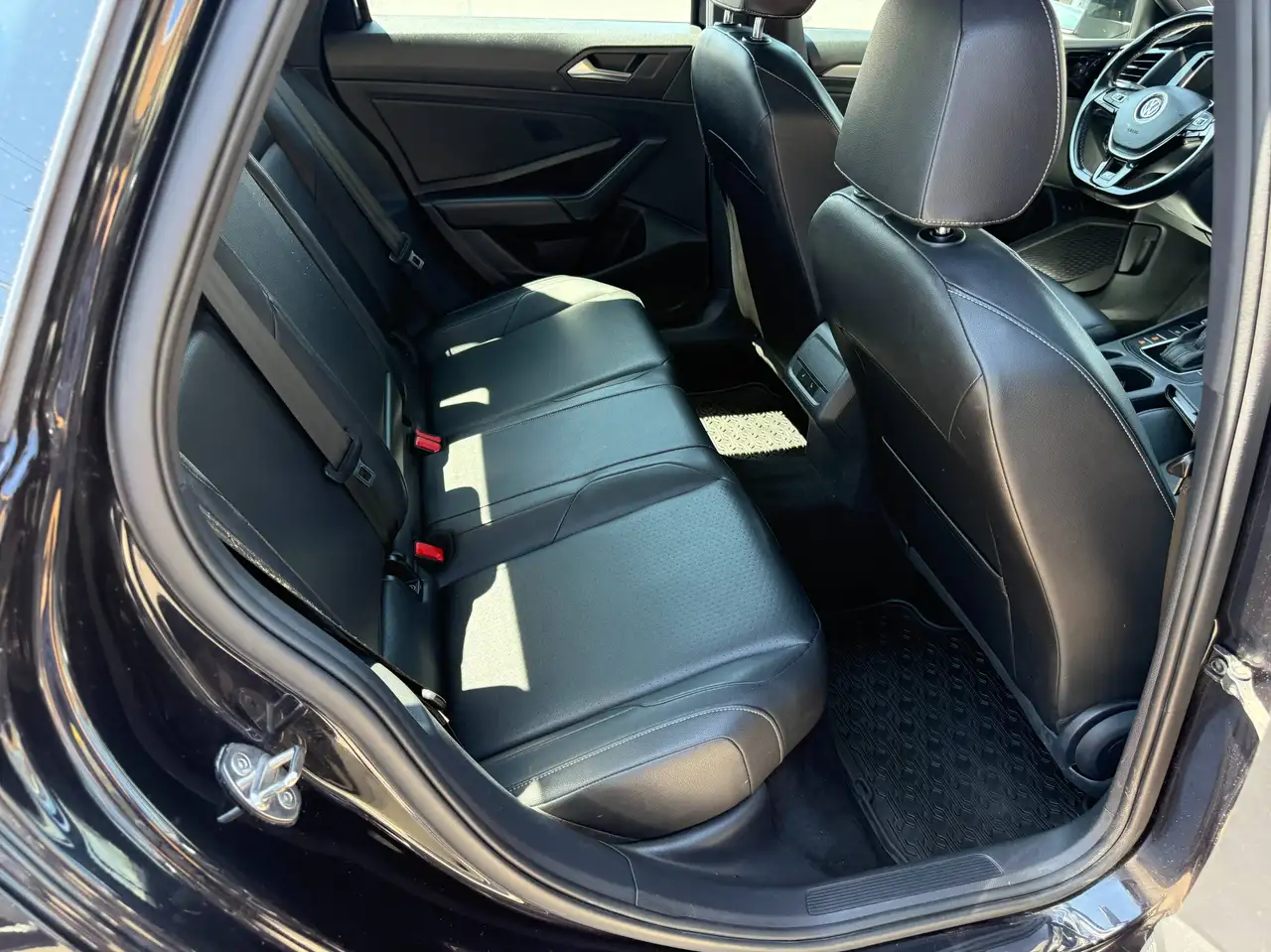 Volkswagen Jetta снимка Volkswagen Jetta