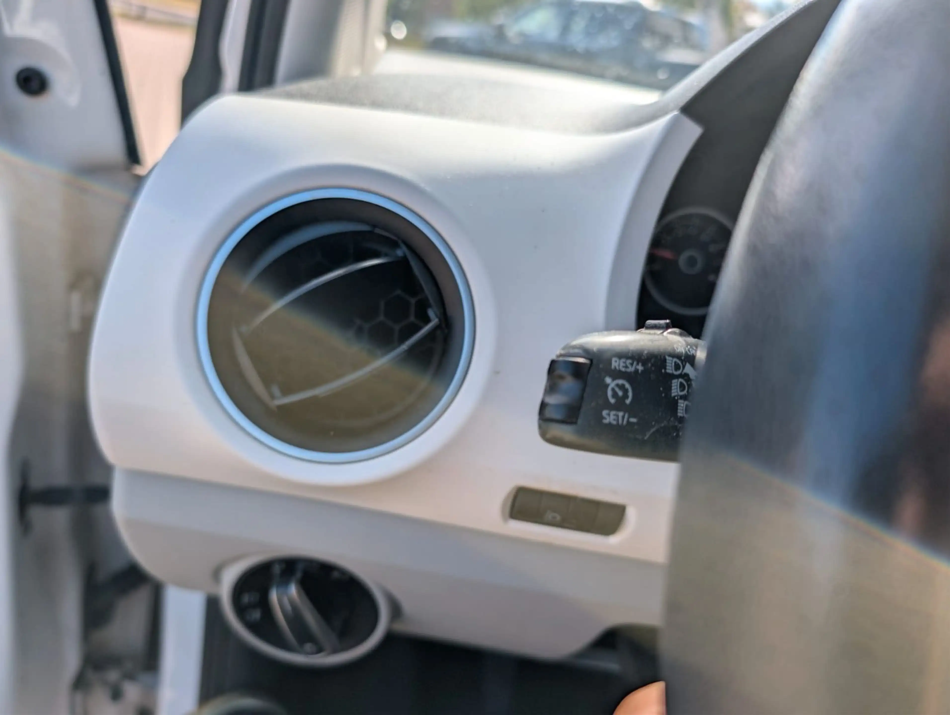 SEAT Mii Style Salsa Tempomat — photo 10