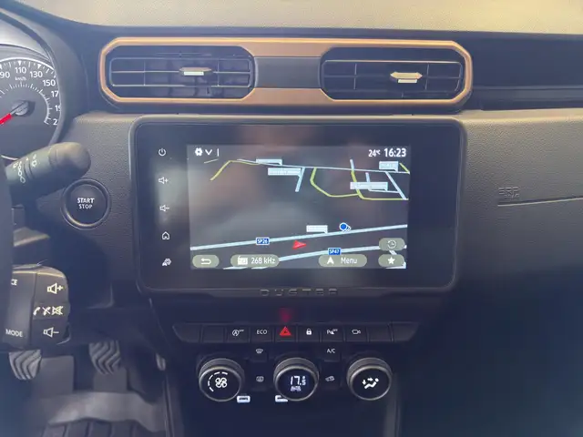 Dacia Duster view 12
