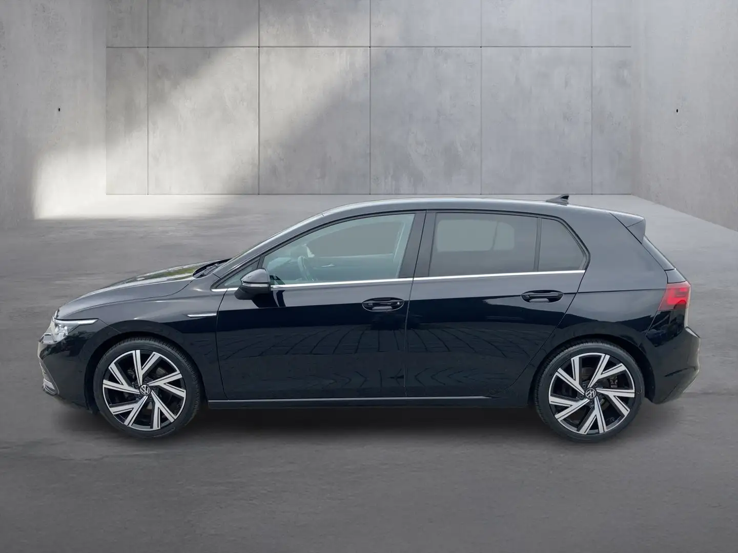 Volkswagen Golf Style TSI DSG mHeV Schwarz - 2