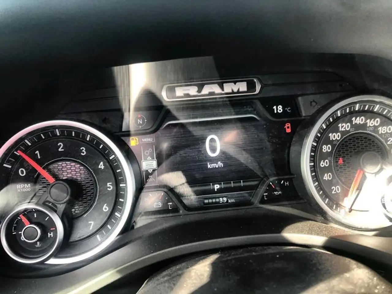RAM 1500 снимка RAM 1500