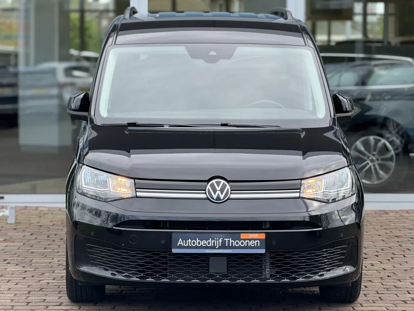 Volkswagen Caddy Maxi Life | Trekhaak | Camera | Navi 1.5 TSI 7p Schwarz - 2
