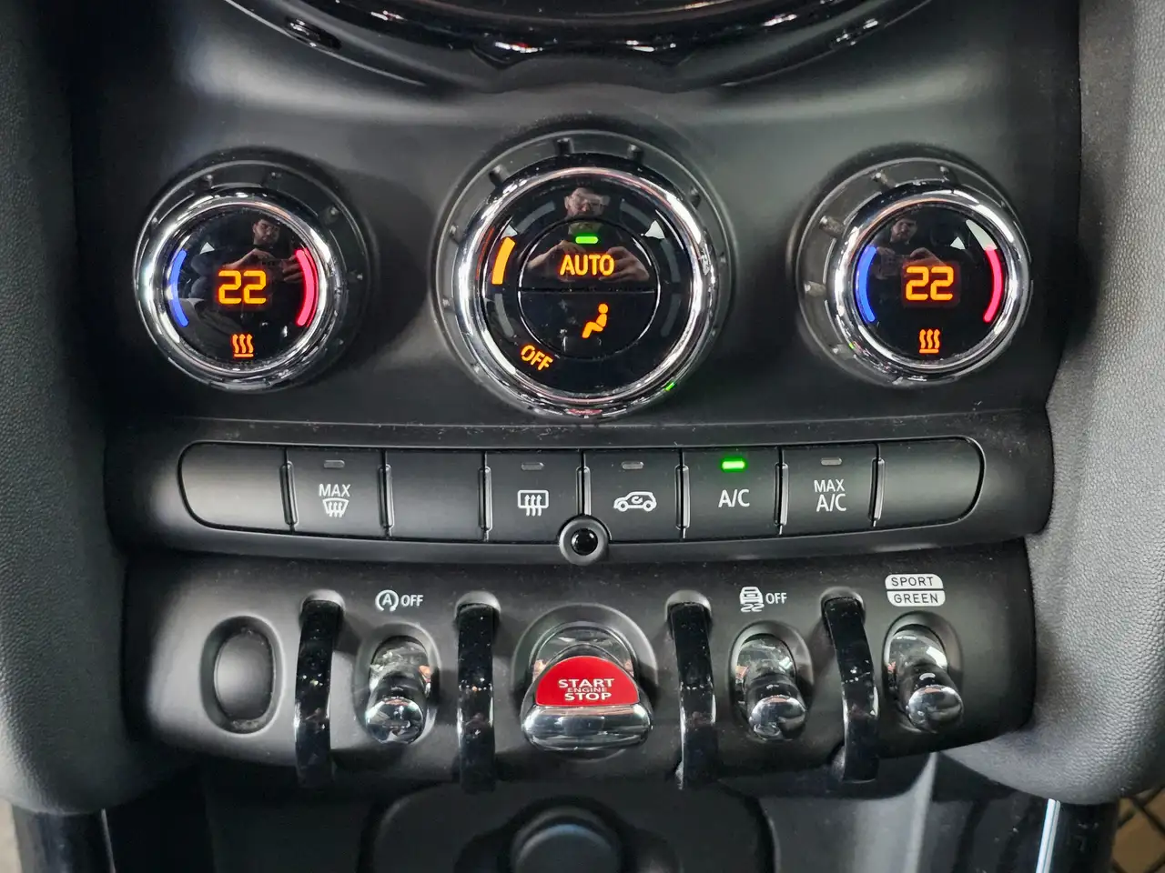 MINI Cooper 3p 1.5 Essential Premium Virtual Cockpit 10