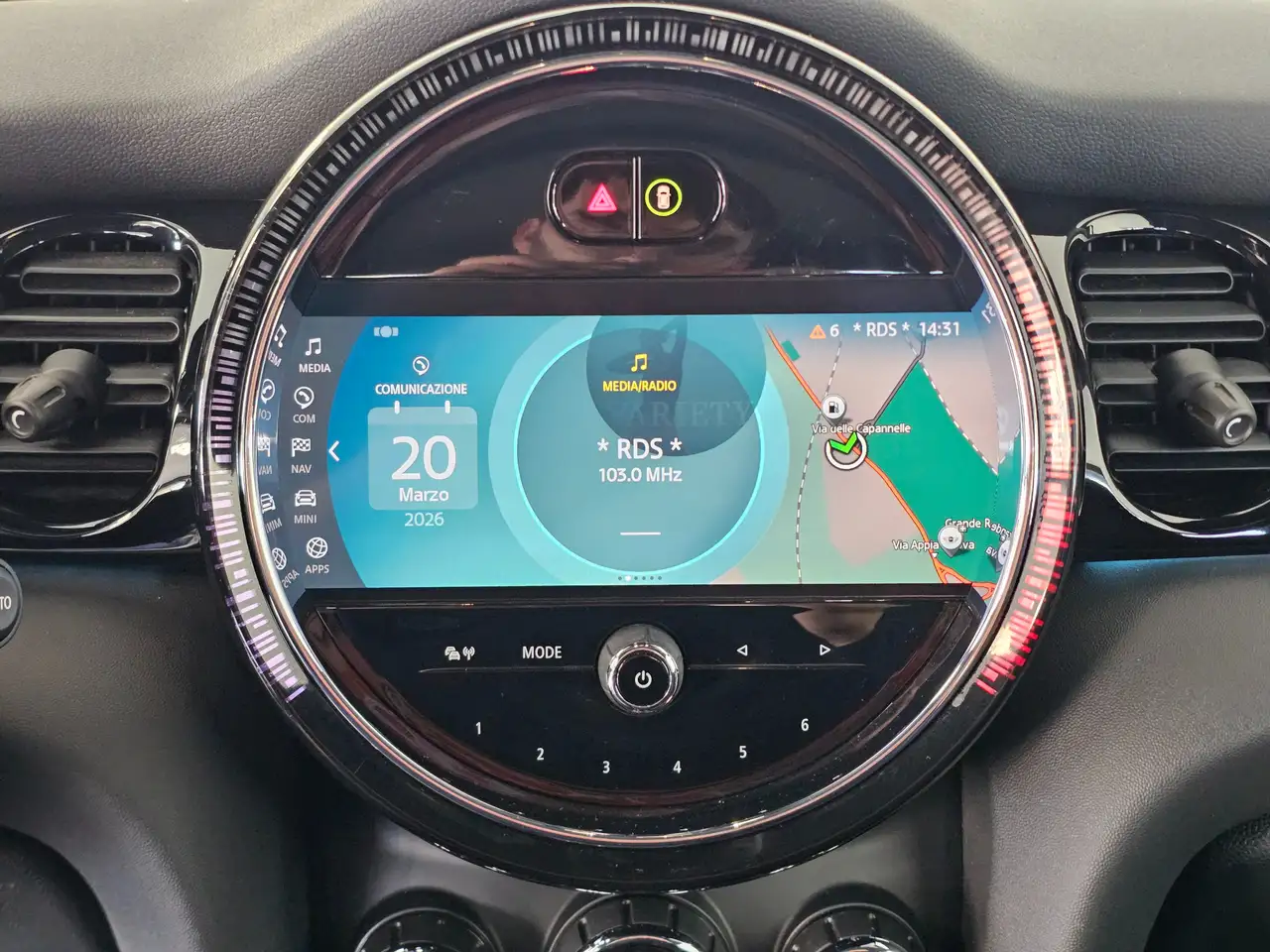 MINI Cooper 3p 1.5 Essential Premium Virtual Cockpit 9