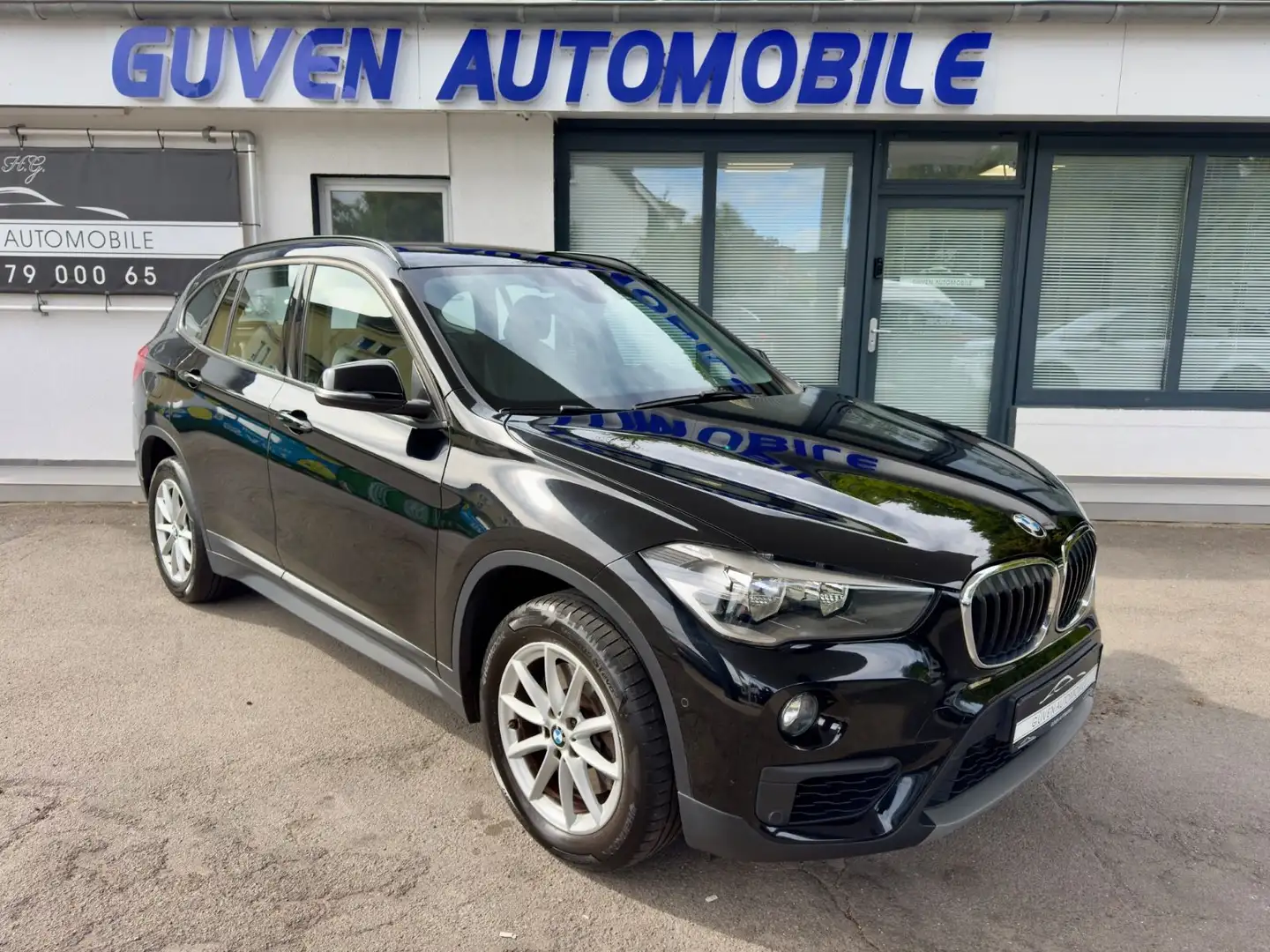BMW X1 xDrive 20d Aut Advantage AHK PDC STZHZG LEDER Schwarz - 2