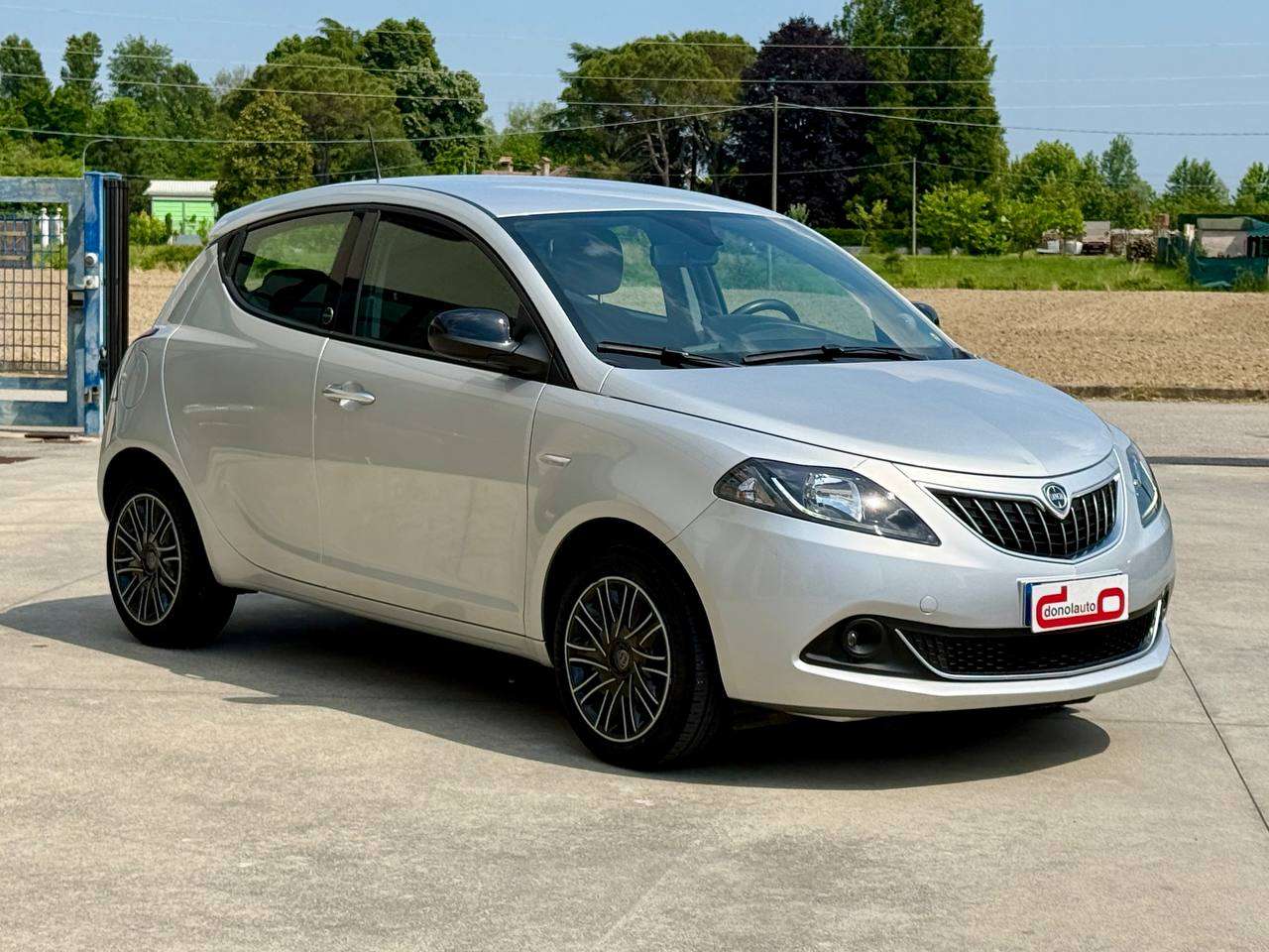 Lancia Ypsilon Ypsilon 1.0 firefly hybrid Gold s *PERFETTA* CON CARPLAY* FENDINABBIA * SENSORI POSTERIORI* 5 POSTI
