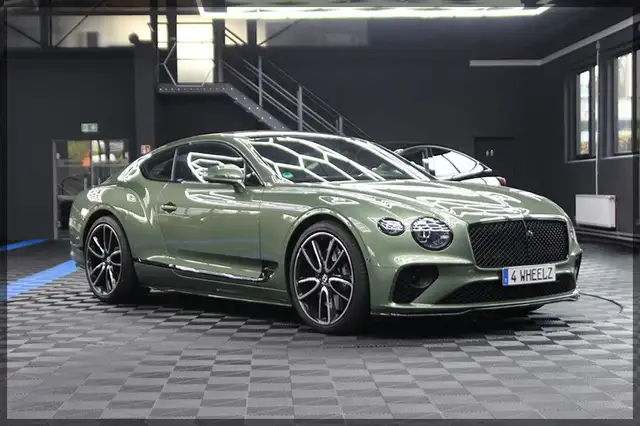 Bentley Continental GT 4.0 V8 MULLINER CARBON