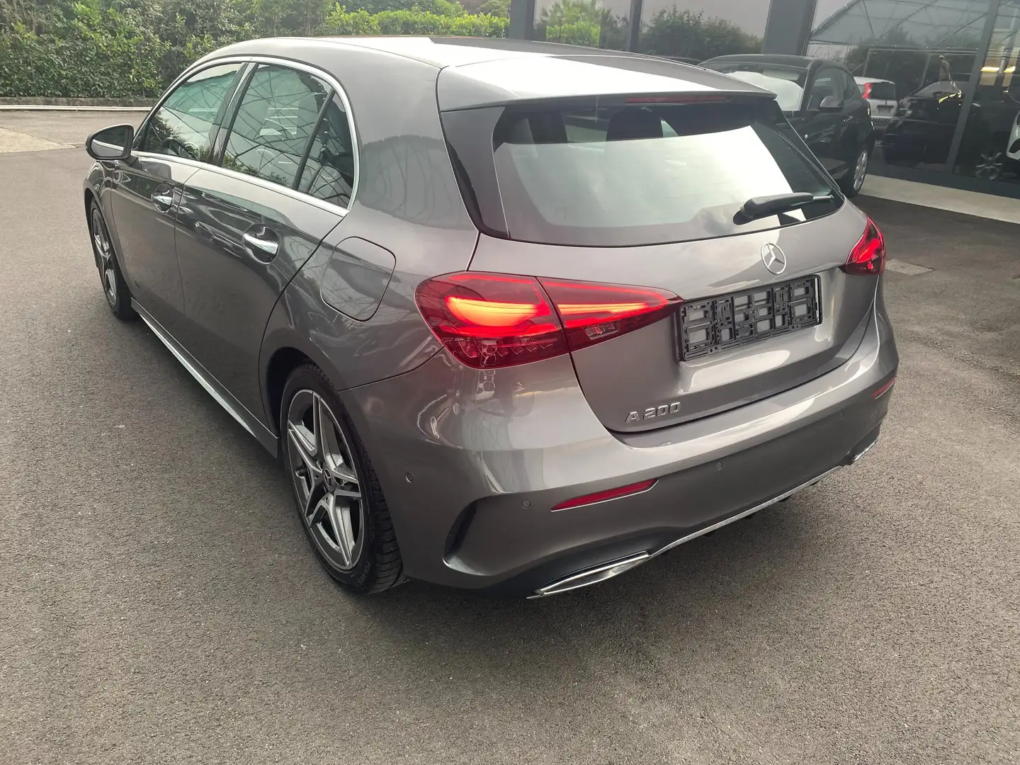 Mercedes-Benz A 200 MHEV AUTOMATIC AMG Line ADVANCED PLUS Gris - 2